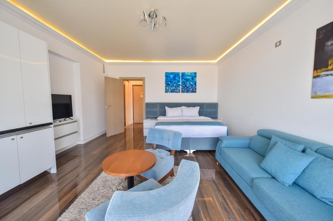 White Tower Private Apartment Beach View Mamaia Exteriör bild